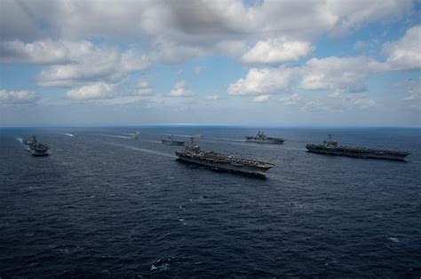 除了里根号航母进南海，美军在中国周边还有这些动作