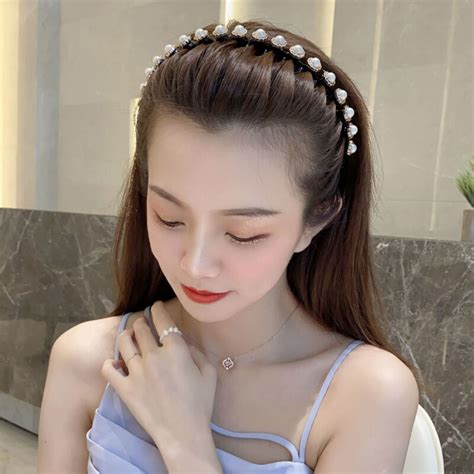 带发箍发型甜美女生头像