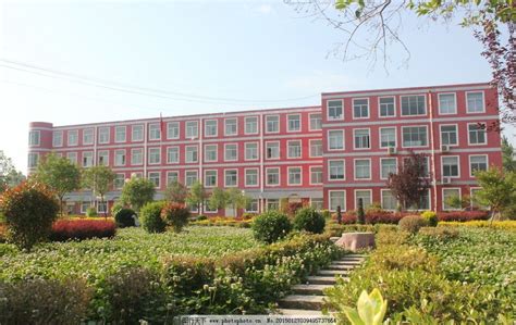 北京时间：杭州：大学校园成花园 学生随处可赏花-浙江农林大学