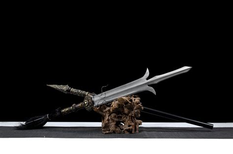 古代罕见长兵器：铜我、方天画戟、青龙戟和钩镰戟