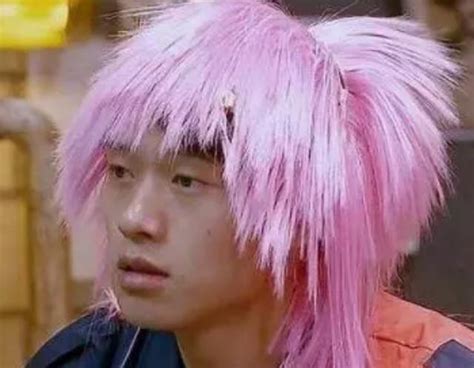 粉色发型男 男生粉色头发头像(4)_配图网