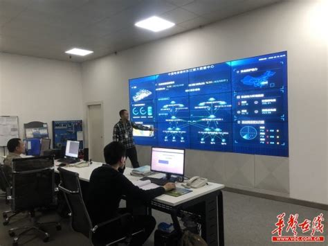 郴州东江湖大数据中心 - 媒体采风 - 打造信息强省助推网络强国 - 华声在线专题