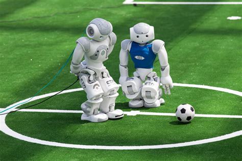 球星们要失业？机器人在2050年可以击败专业足球队_腾讯网