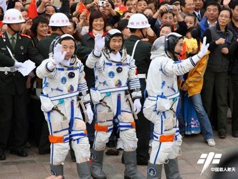 第七个中国航天日 回望历任航天员“巡天”飒爽英姿_新浪图片