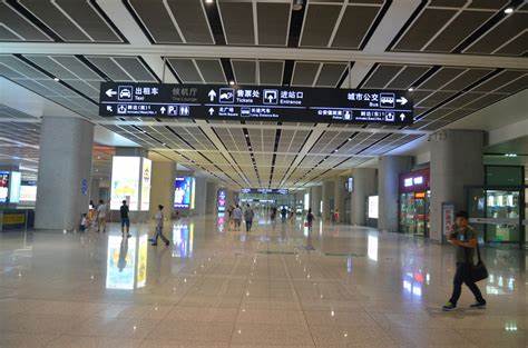地铁广州南站几号出口是高铁站(广州南高铁站有几个出口)