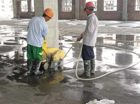 新校区施工现场举办瓷砖铺贴质量安全劳动竞赛-中国地质大学新校区建设指挥部