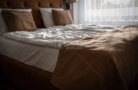 房间里空荡的双人床睡眠问题高清图片下载-正版图片505875974-摄图网