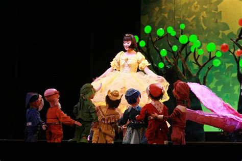 扬州木偶开启全国巡演《白雪公主之魔镜》亮相青岛大剧院