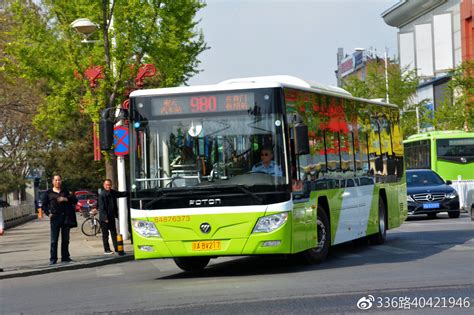赣州115路司机遇路坑不减速 市民坐个公交被抛飞凤凰网江西_凤凰网