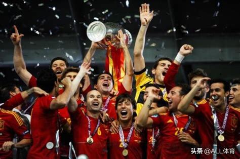 欧洲杯决赛最佳球员佩佩 葡萄牙夺冠的大功臣_青新闻__中国青年网