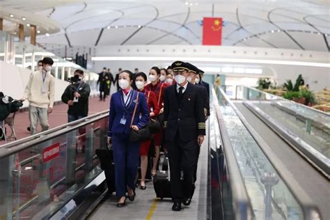 北京大兴机场国际及地区航班正式复航 首班飞往香港_民航_资讯_航空圈