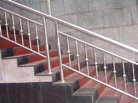 不锈钢楼梯扶手【厂家 定做 价格】-苏州饰通建筑工程有限公司