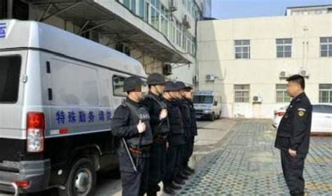直击北京高考试卷押运：民警全程跟车，车上装智能追踪系统