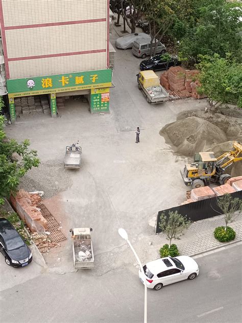 上海一小区后门装门禁 方便管理麻烦了居民_大申网_腾讯网