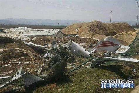 陕西榆林一架飞机撞高压线坠毁两名飞行员受伤|坠机_新浪新闻