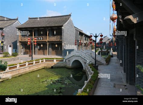 Zheng chenggong statue hi-res stock photography and images - Alamy