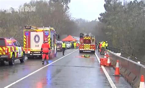 西班牙一辆大巴车从桥上坠入河中 已致6死2伤__财经头条