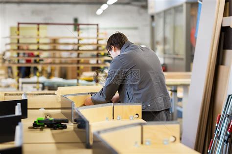 台富机械专业生产立式电木成型机厂家，定制单滑板立式电木注塑机-阿里巴巴