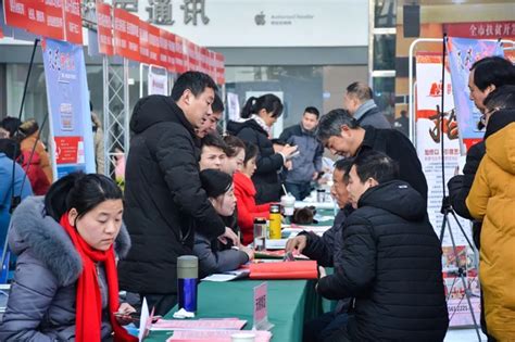 岳西县成功举办2018年“春风行动”招聘会 - 岳西县公共就业和人才服务局