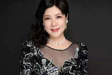女高音歌唱家潘幽燕日语演唱《悠久之月》_凤凰网视频_凤凰网