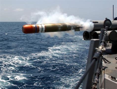 中国鱼雷威力有多大？最新型号曝光，一枚就能击沉万吨战舰