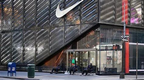 2022Nike(万国广场店)购物攻略,广州Nike(万国广场店)购物中心推荐,点评/电话/地址-【去哪儿攻略】