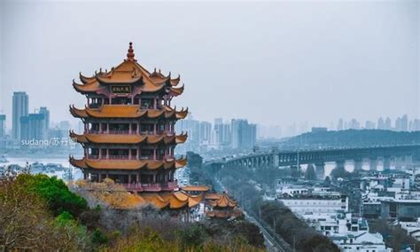 武汉这座大桥堪称“长江第一”，黄鹤楼因其迁址|新冠肺炎_新浪新闻