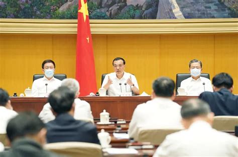 三位中央政治局常委出席的重磅会议，释放了这个反腐信号_凤凰网