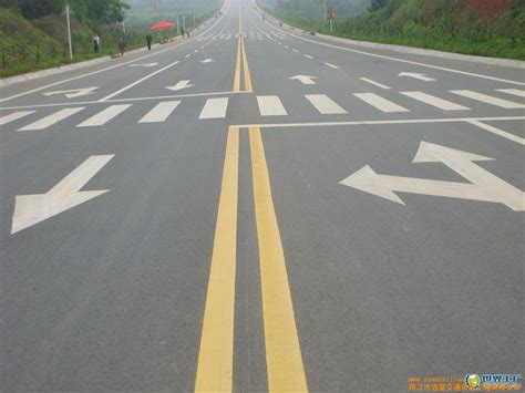 道路划线施工图片-北京吉赢路通市政工程有限公司