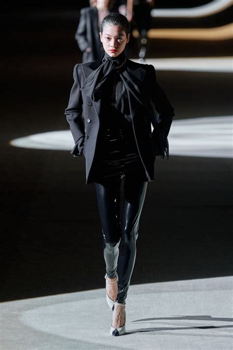 Saint Laurent（圣罗兰）巴黎2014春夏系列时装秀-服装-金投奢侈品网-金投网