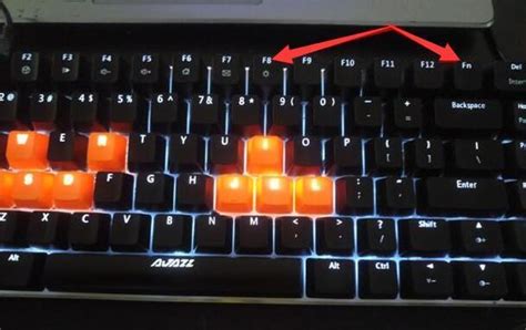 键盘的灯光怎么打开的_360新知