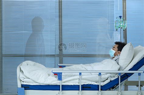 患者躺在医院病床上高清图片下载-正版图片501903541-摄图网