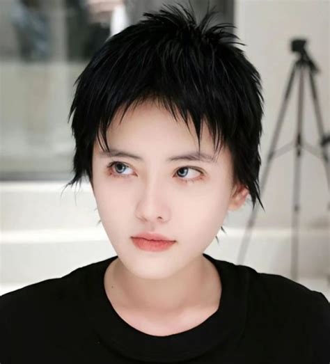 短发狗啃刘海图片