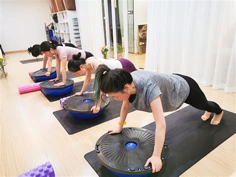 上海维密塑形瘦身瑜伽培训课程-专业师资指导授课