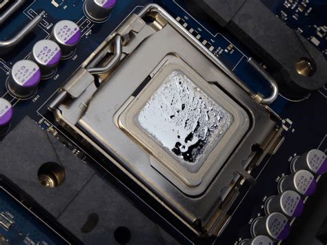 电脑CPU散热为什么要涂抹导热硅脂？
