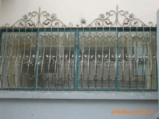 广州厂家批发直销高档欧式铁窗户室外铁艺防盗窗户私家别墅铁艺窗-阿里巴巴