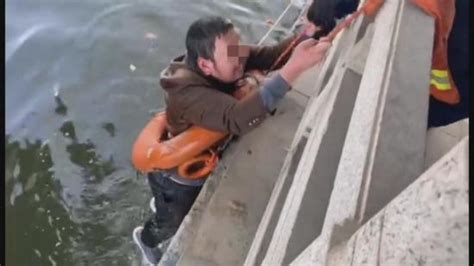 六天时间内 济南消防员在小清河中已救出四名落水者_手机新浪网