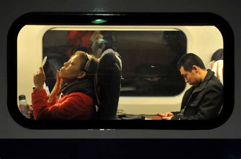 【春运--回家摄影图片】上海火车站纪实摄影_太平洋电脑网摄影部落