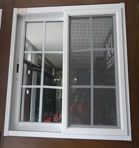 广州森得堡门窗有限公司-摩登门窗系列_120系列三轨推拉窗