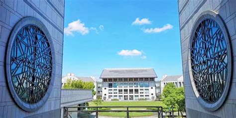 UWC常熟学校2023年春招考试时间_上海新航道