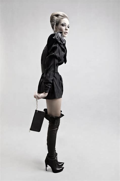 比利时Wanda Seldon时尚高贵气质女人-欧莱凯设计网