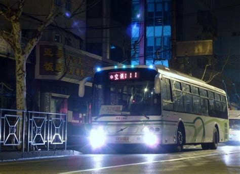 沪拟新辟调整4条公交夜宵线，让部分“夜归客”搭乘公交换地铁有“方向” - 周到上海