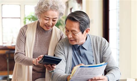 给年满60周岁的退休老人，个人医保账户统一划入6百，可行性多大