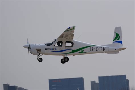 日本“心神”试验机开始滑行测试 首飞在即_军事频道_凤凰网