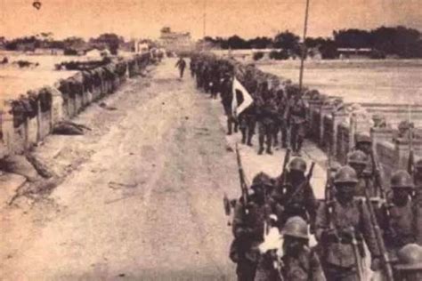 七七事变发生后，中国军队在卢沟桥上严密防守-中国抗日战争-图片