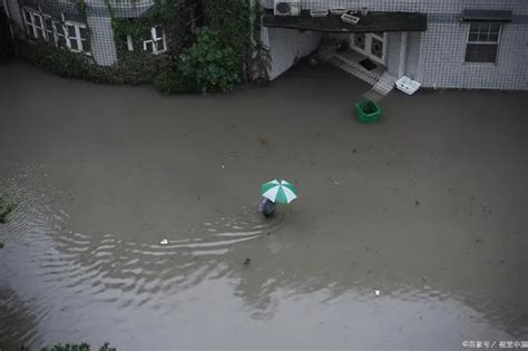 贵州遭暴雨袭击：正睡觉房子被吹飞-EHS 动态-环境健康安全网