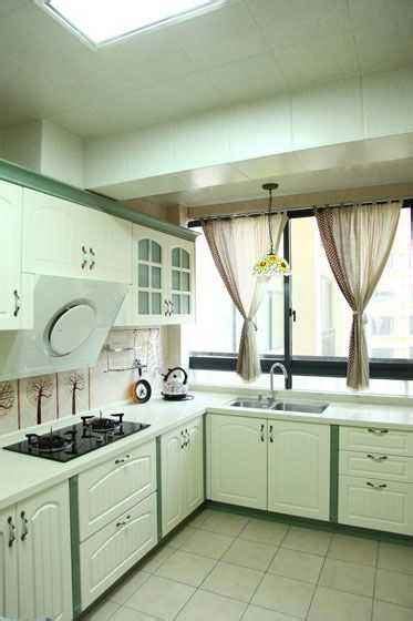 橱柜色彩搭配，让厨房美出新高度！