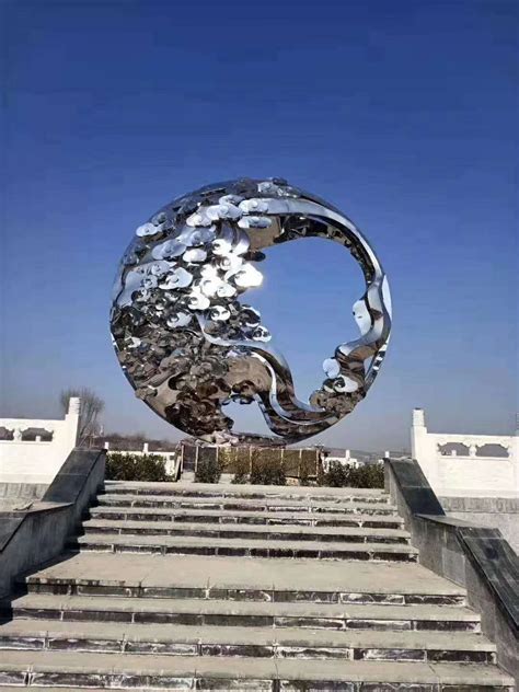 晋中广场不锈钢圆球梨花纹雕塑定制工艺品