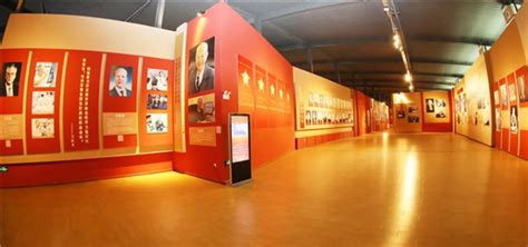 “回眸百年”中国刺绣艺术红色主题展在湖南工艺美院长沙基地开幕-中国工艺美术学会