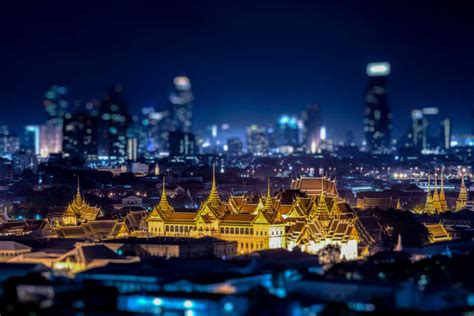 时间流逝:泰国曼谷，白天寺地标，湄南河和客轮。是世界各地游客的重要目的地。4 k超高清的视频素材_ID:VCG42N1167897205 ...
